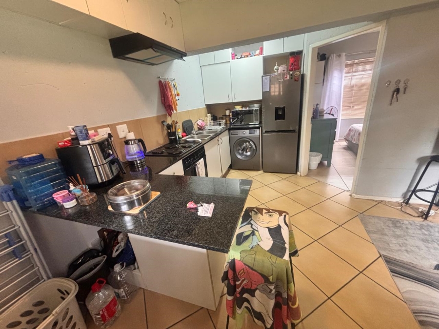 To Let 1 Bedroom Property for Rent in Van Der Hoff Park North West